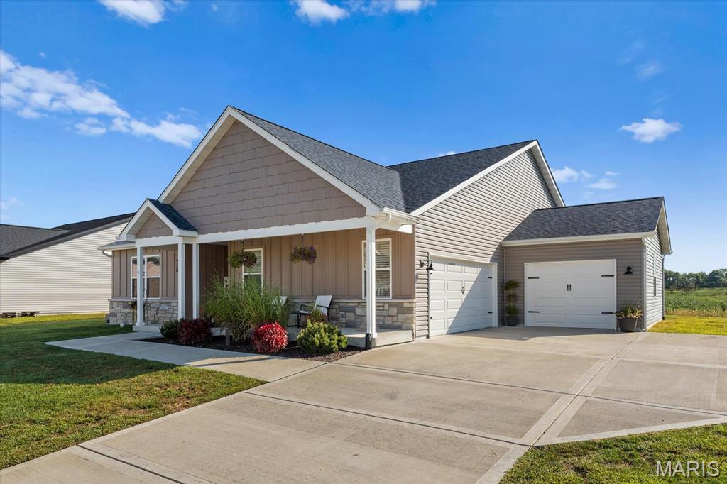 Homes for sale in Freeburg, IL | 420 Foxtail Dr, Freeburg, IL 62243 | MLS# MIS26012617