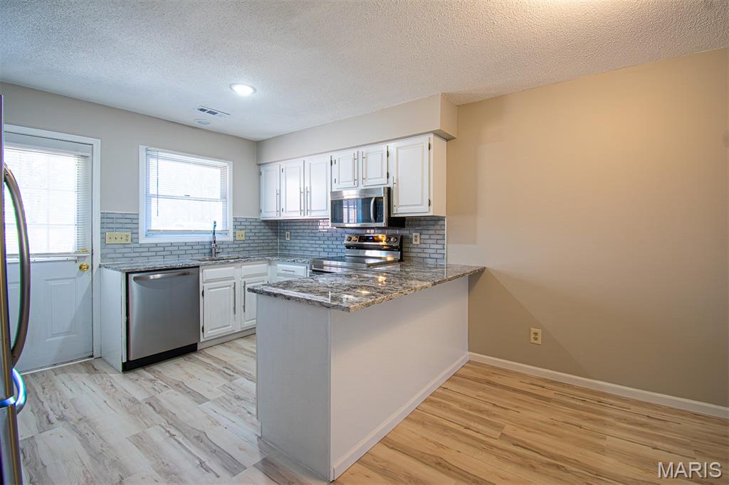 Homes for sale in Florissant, MO | 30 Tarpon Ct, Florissant, MO 63033 | MLS# MIS26012628