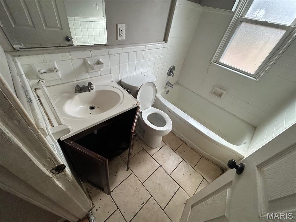 Homes for sale in Ferguson, MO | 253 S Barat Ave, Ferguson, MO 63135 | MLS# MIS26012796