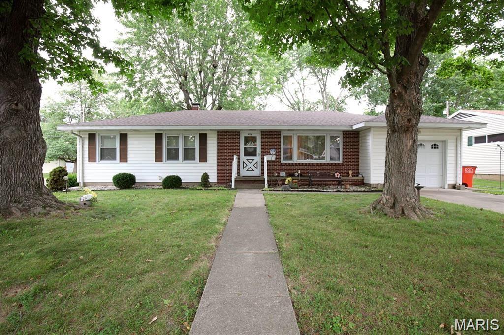 Homes for sale in Vandalia, IL | 929 W Jay St, Vandalia, IL 62471 | MLS# MIS26013077