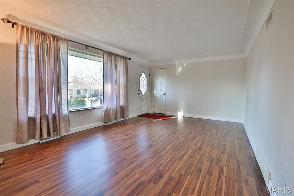 Homes for sale in Cottage Hills, IL | 21 Midway Ave, Cottage Hills, IL 62018 | MLS# MIS26013185