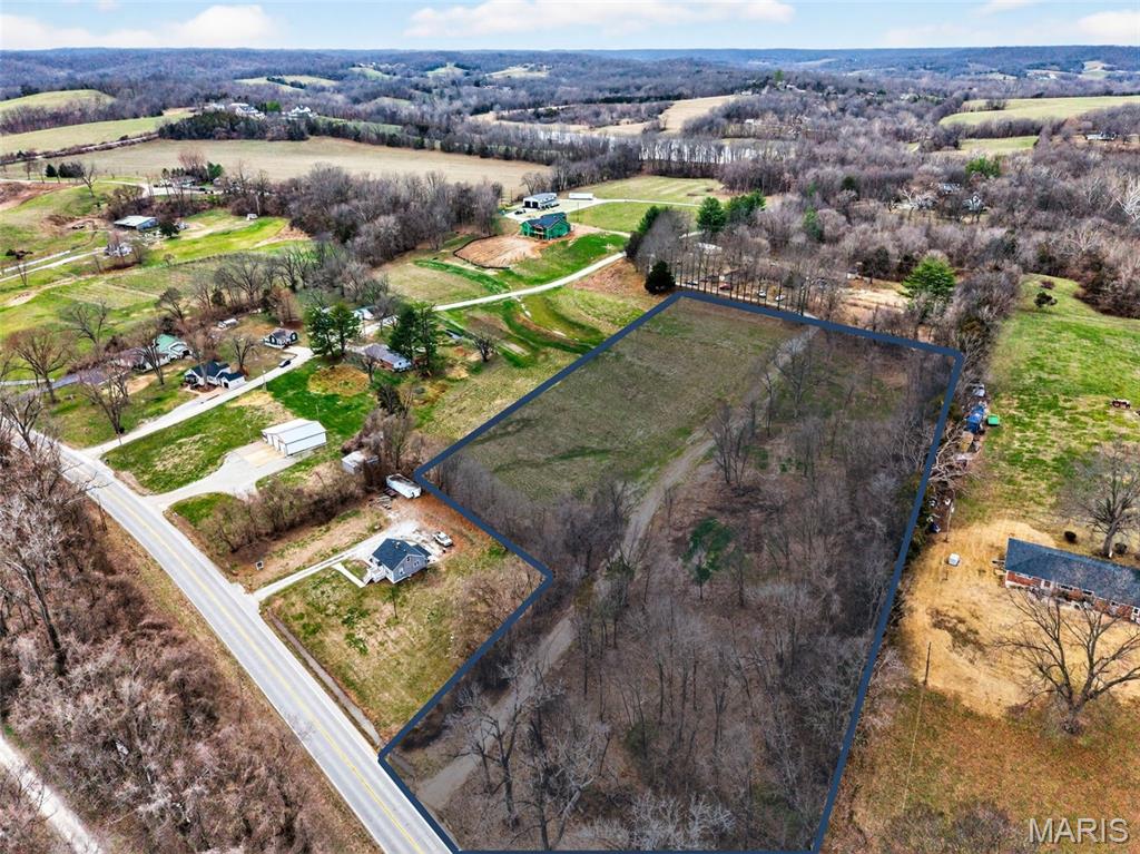 Homes for sale in Defiance, MO | 3077 S Hwy 94, Defiance, MO 63341 | MLS# MIS26013210