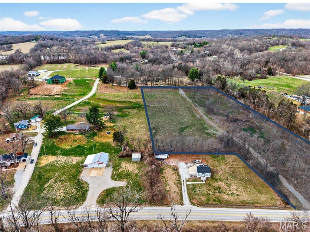 Homes for sale in Defiance, MO | 3077 S Hwy 94, Defiance, MO 63341 | MLS# MIS26013210