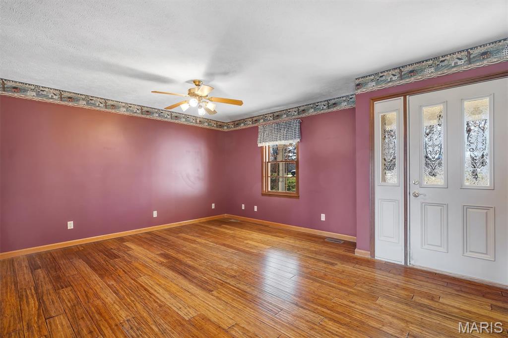 Homes for sale in Hillsboro, IL | 133 Pinnacle Point Dr, Hillsboro, IL 62049 | MLS# MIS26013479