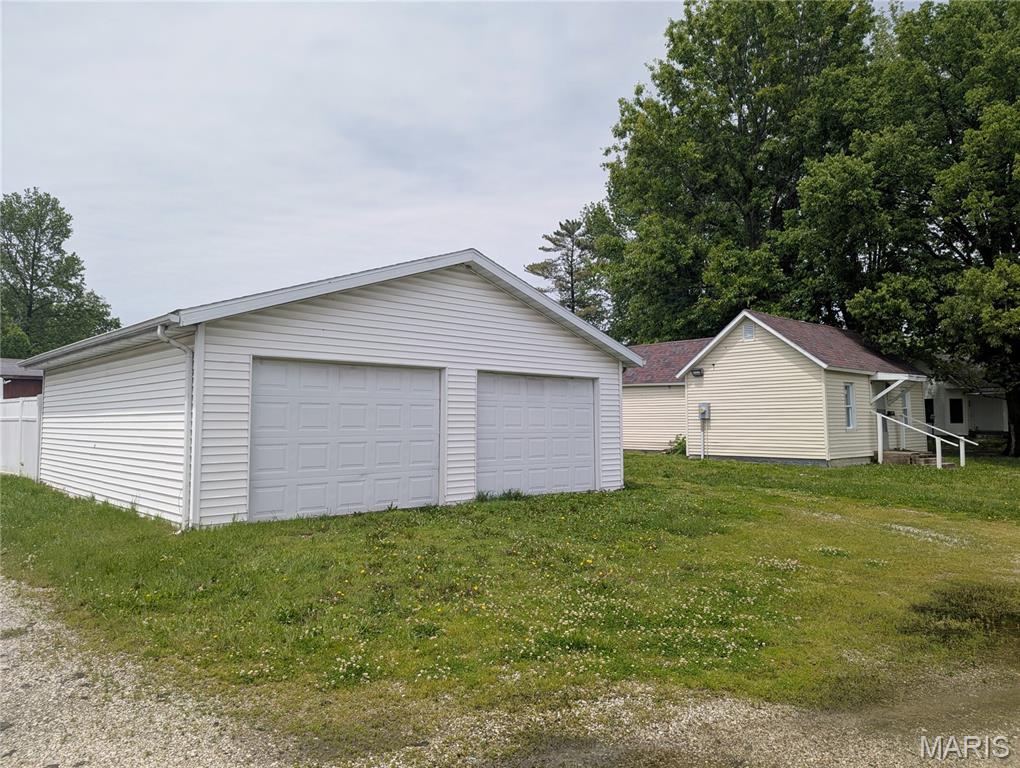 Homes for sale in Greenville, IL | 701 White Ave, Greenville, IL 62246 | MLS# MIS26013814
