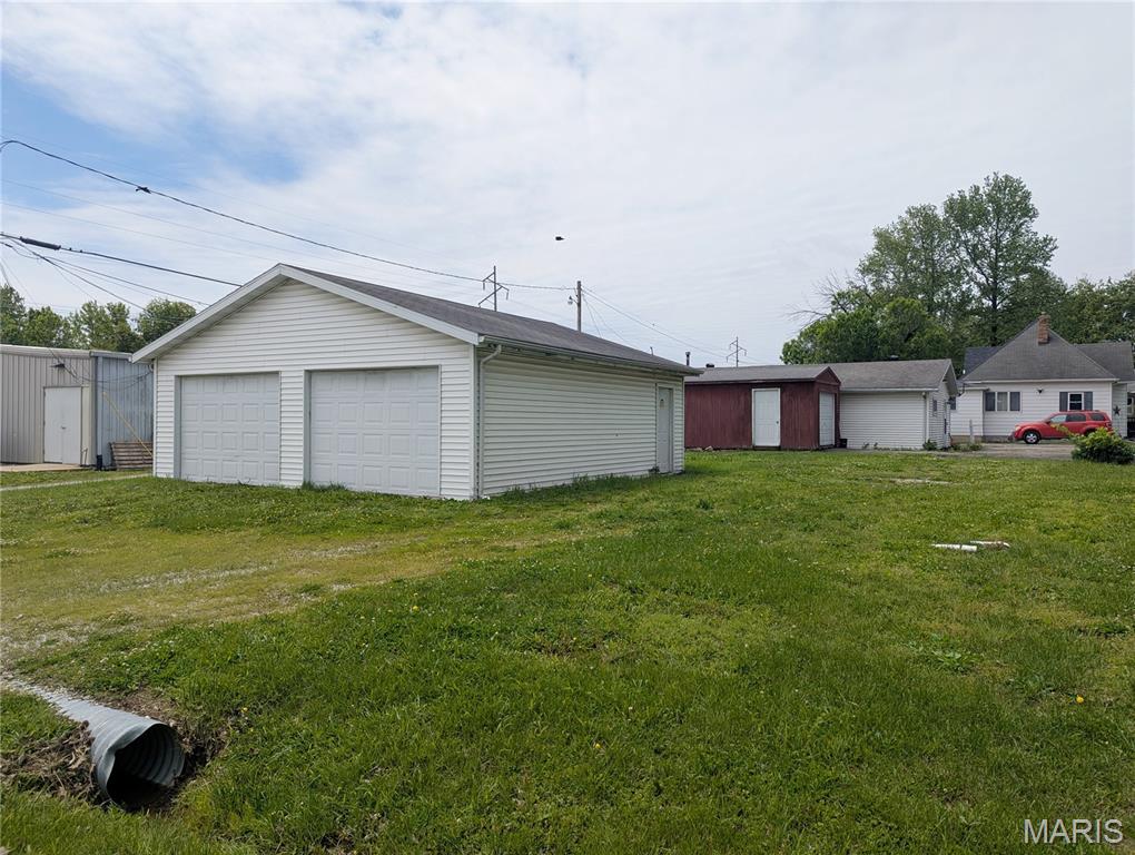 Homes for sale in Greenville, IL | 701 White Ave, Greenville, IL 62246 | MLS# MIS26013814