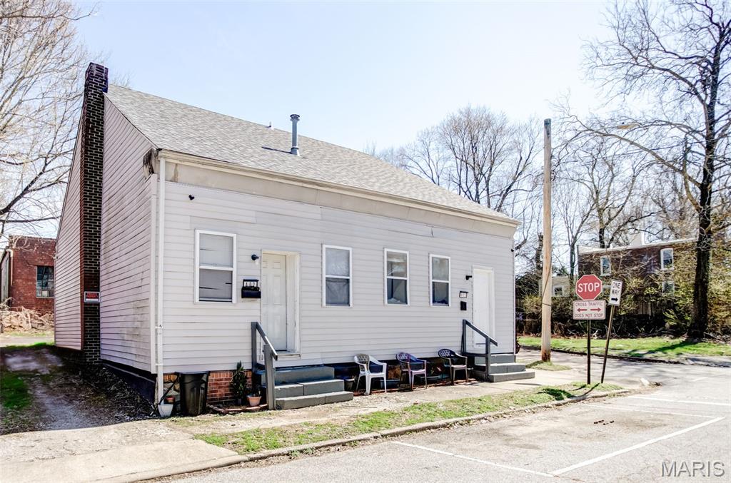 Homes for sale in Belleville, IL | 402 N 1St St #400/402, Belleville, IL 62220 | MLS# MIS26014033
