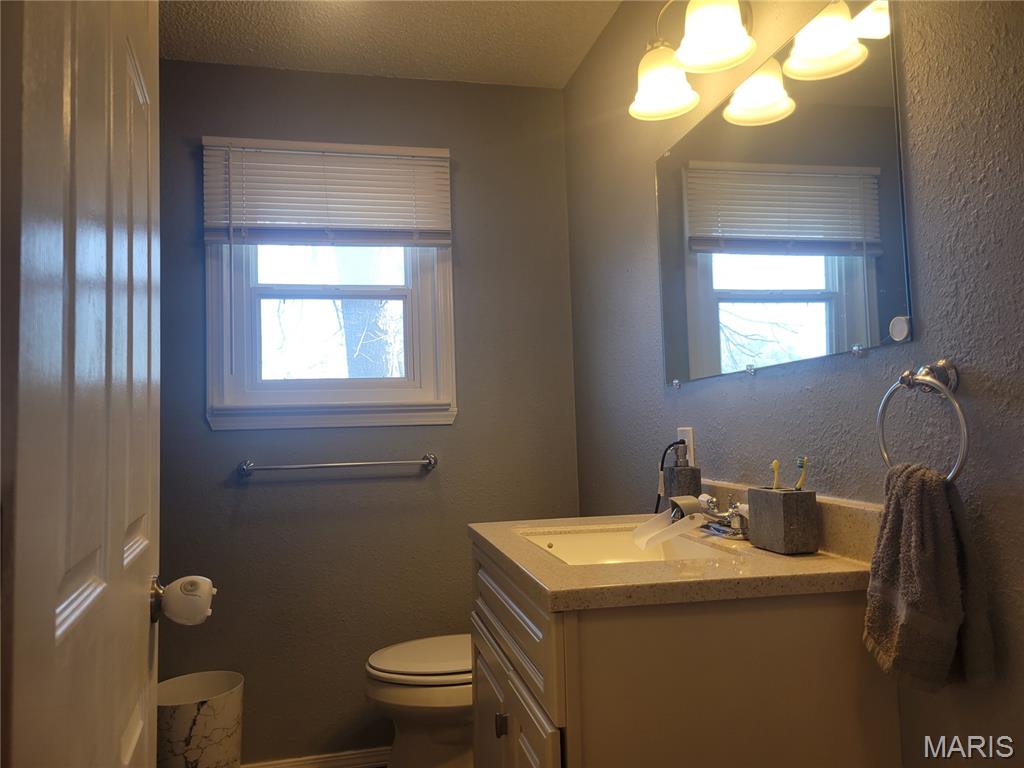 Homes for sale in Hartford, IL | 600 S Old Saint Louis Rd, Hartford, IL 62048 | MLS# MIS26014504