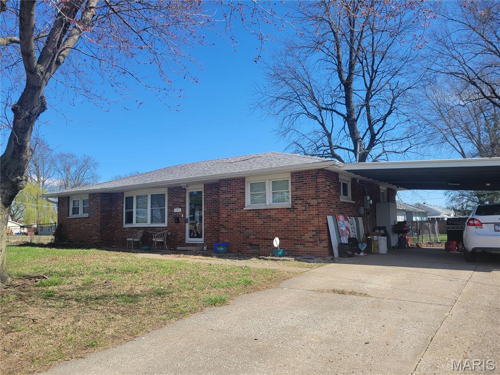 Homes for sale in Hartford, IL | 600 S Old Saint Louis Rd, Hartford, IL 62048 | MLS# MIS26014504