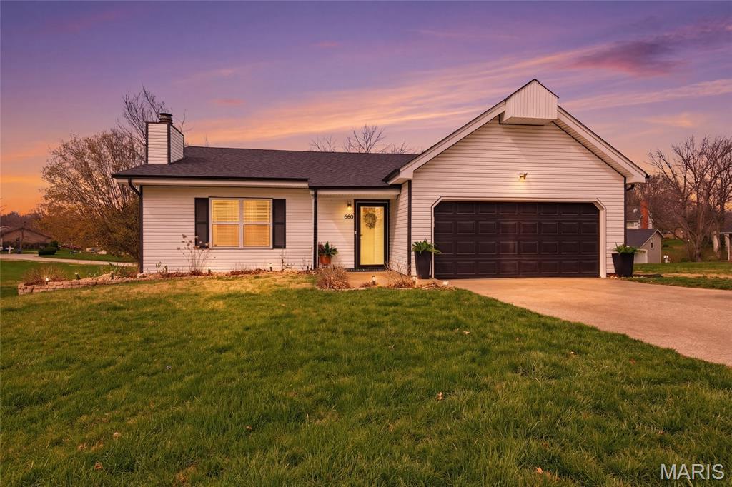 Homes for sale in Lake St Louis, MO | 680 Lakewood Dr, Lake St Louis, MO 63367 | MLS# MIS26014632