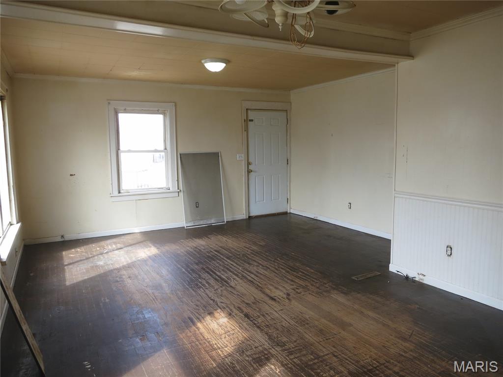 Homes for sale in East Alton, IL | 104 N Pence St, East Alton, IL 62024 | MLS# MIS26014652