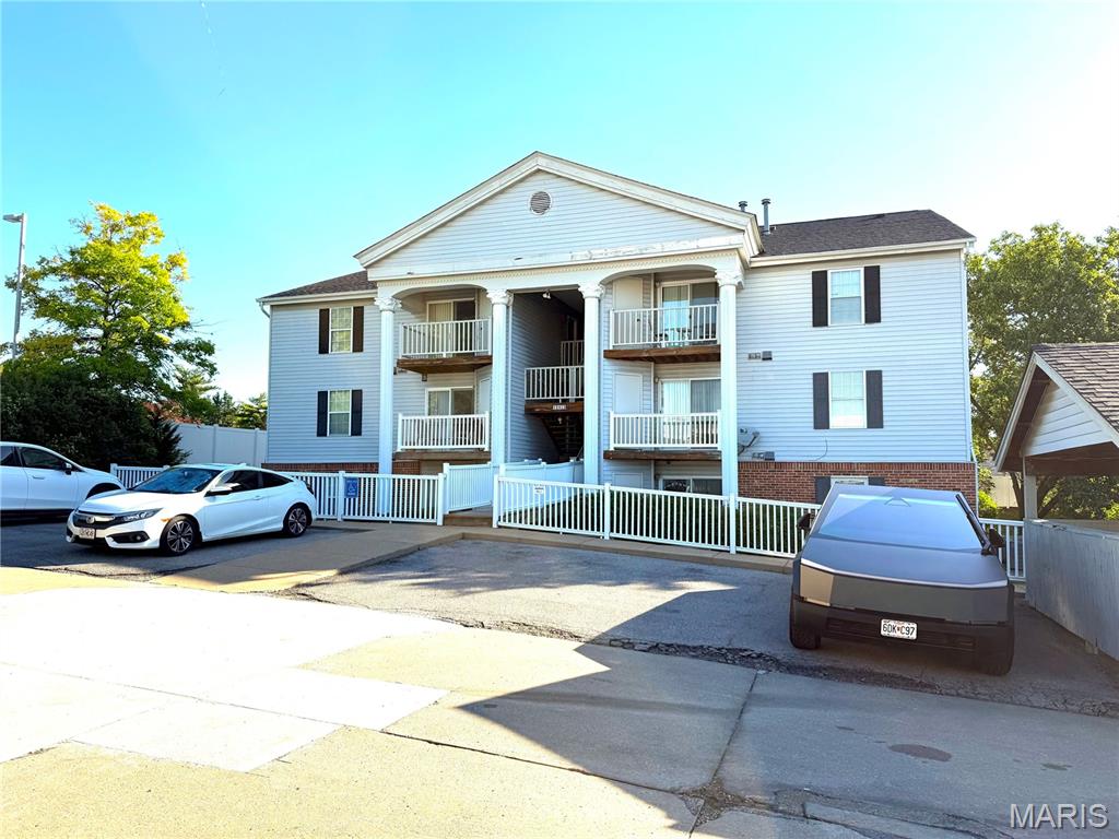Homes for sale in Unincorporated, MO | 12415 Somerset Pl Dr #F, Unincorporated, MO 63128 | MLS# MIS26014879