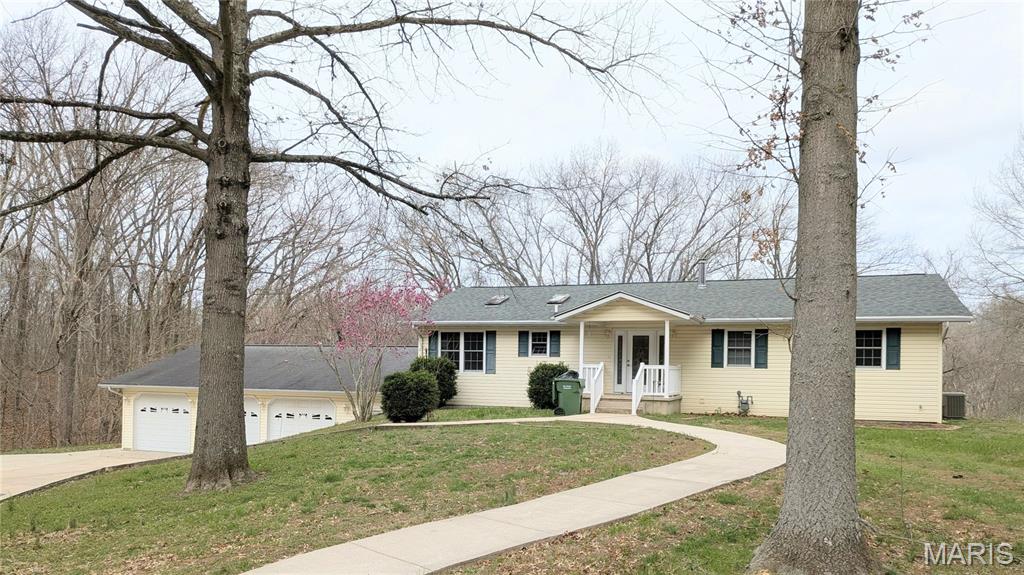 Homes for sale in Chester, IL | 369 Mullins Rd, Chester, IL 62233 | MLS# MIS26014903