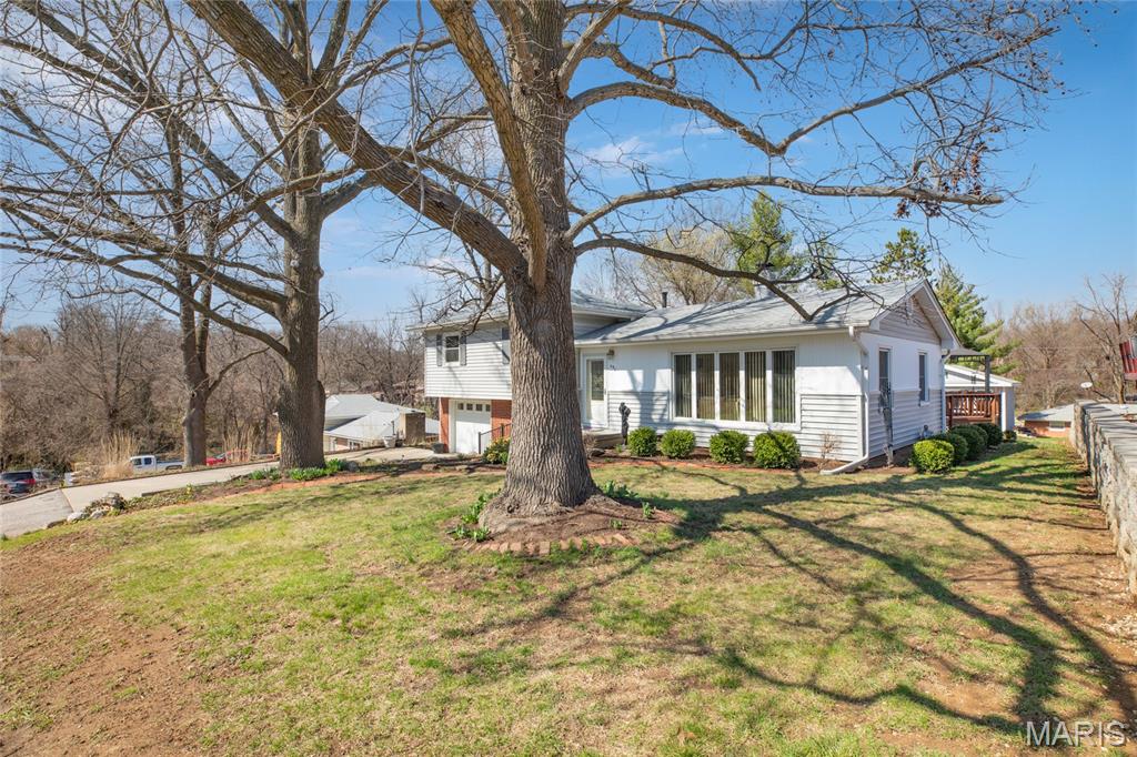 Homes for sale in East Alton, IL | 457 W Rosewood, East Alton, IL 62024 | MLS# MIS26014998