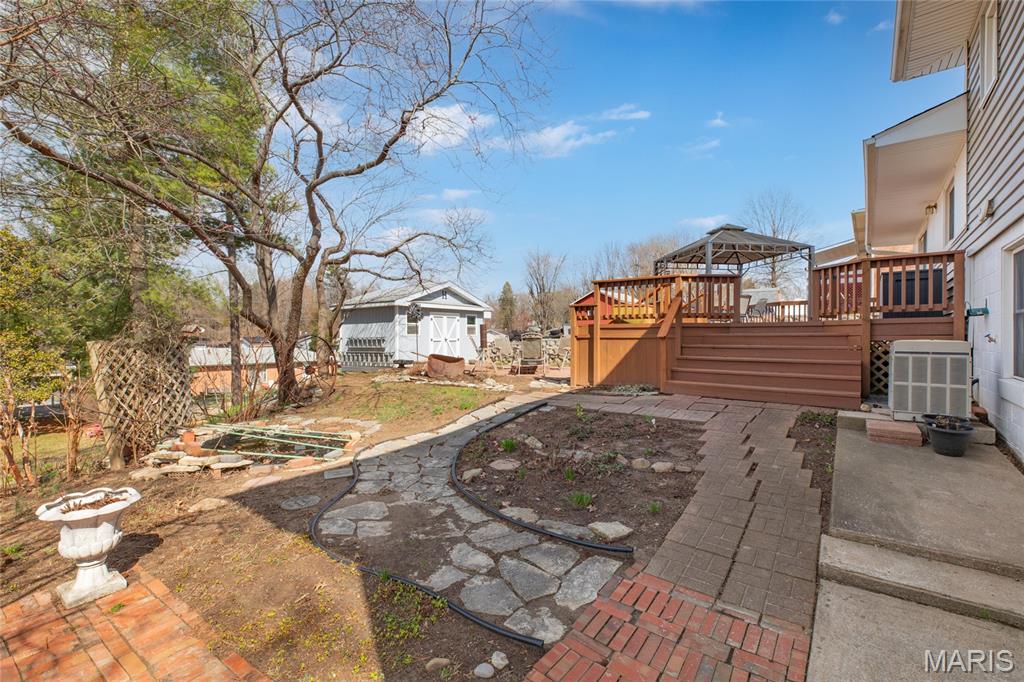 Homes for sale in East Alton, IL | 457 W Rosewood, East Alton, IL 62024 | MLS# MIS26014998