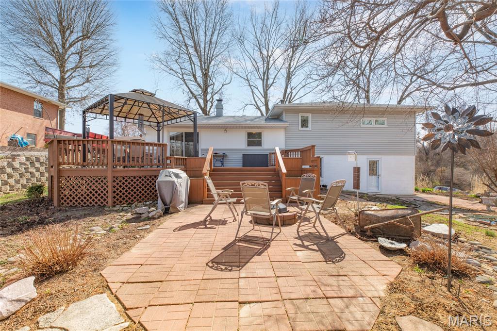 Homes for sale in East Alton, IL | 457 W Rosewood, East Alton, IL 62024 | MLS# MIS26014998