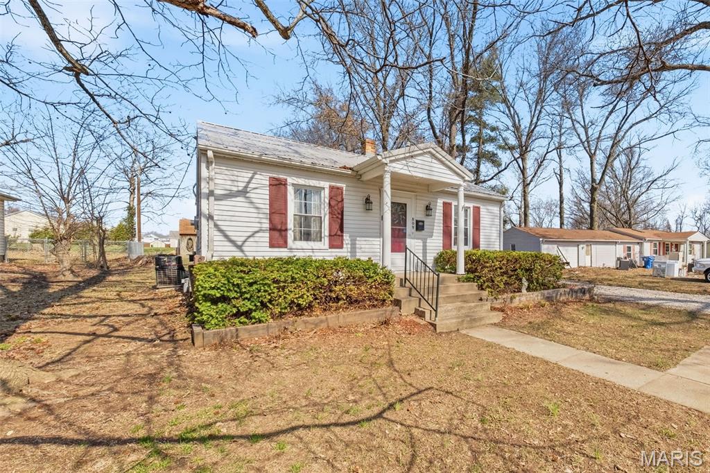 Homes for sale in Elsberry, MO | 809 Lincoln St, Elsberry, MO 63343 | MLS# MIS26015016