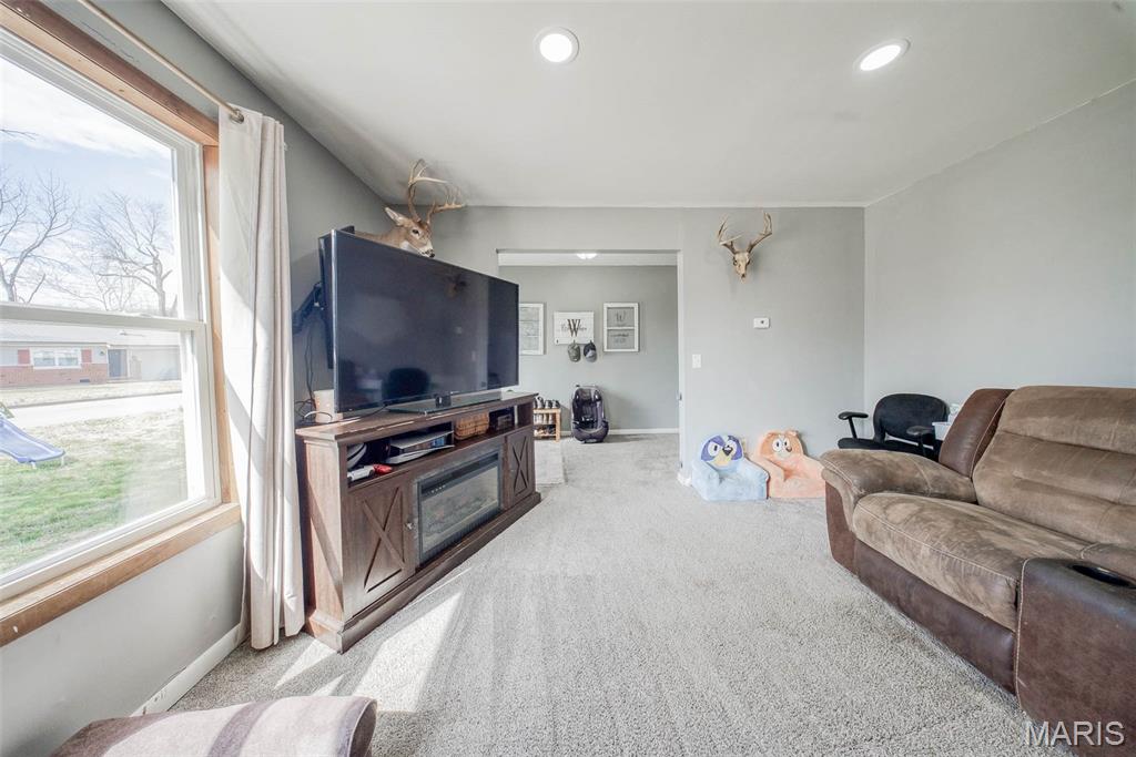 Homes for sale in Rolla, MO | 415 Hutchinson Dr, Rolla, MO 65401 | MLS# MIS26015056