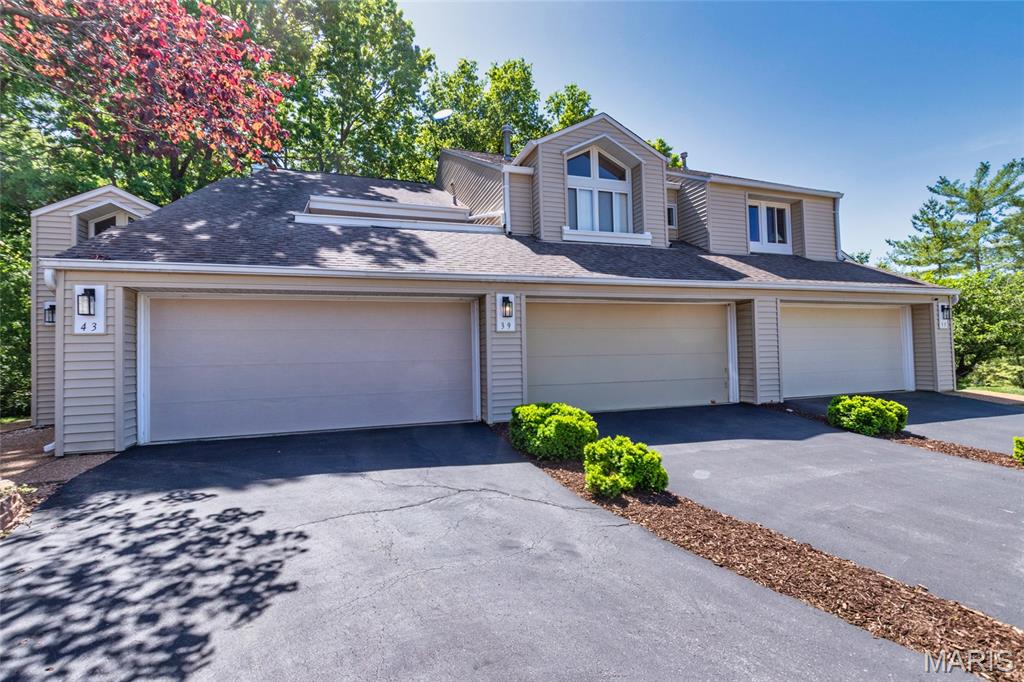 1st image of 39 Ridgeview Circle Ct, Ballwin, MO 63021 | MLS# MIS26015067