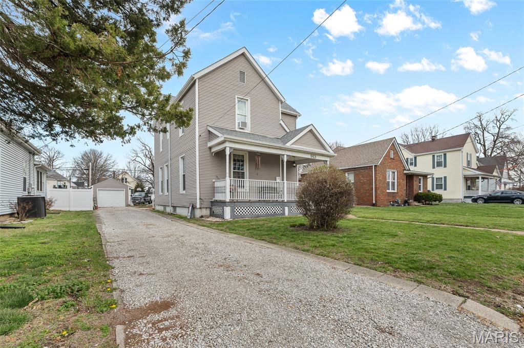 Homes for sale in Collinsville, IL | 913 W Main St, Collinsville, IL 62234 | MLS# MIS26015283