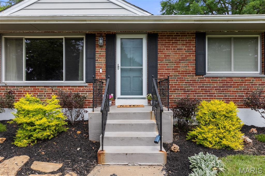 Homes for sale in Crestwood, MO | 9509 Arban Dr, Crestwood, MO 63126 | MLS# MIS26015361