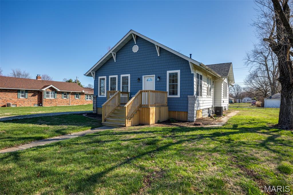 Homes for sale in Gillespie, IL | 705 N Macoupin St, Gillespie, IL 62033 | MLS# MIS26015415