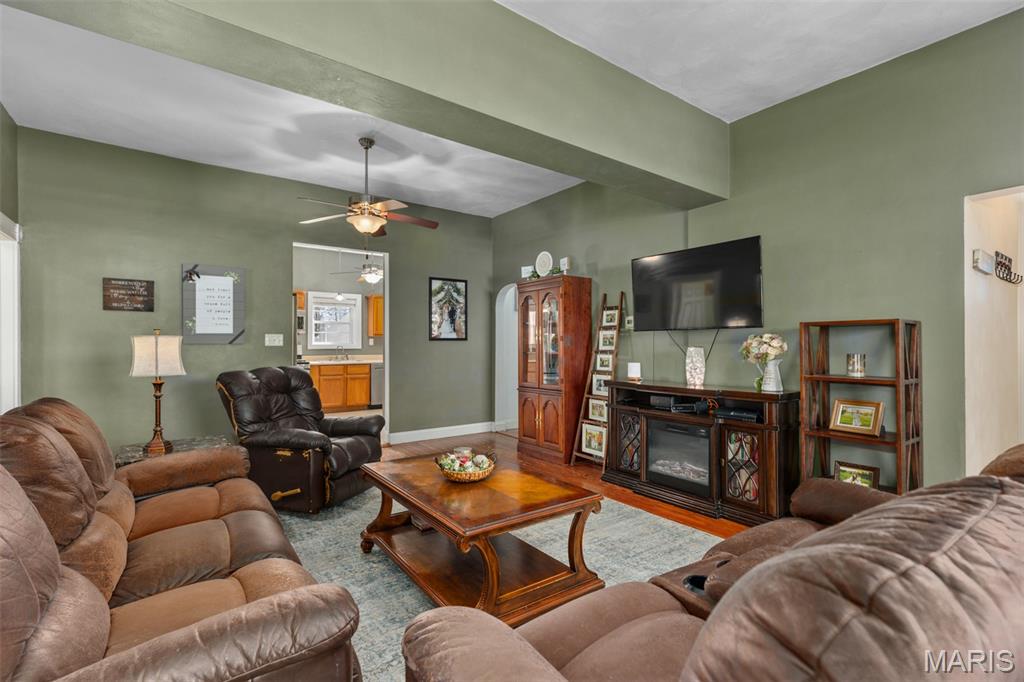 Homes for sale in Staunton, IL | 518 S Madison St, Staunton, IL 62088 | MLS# MIS26015558