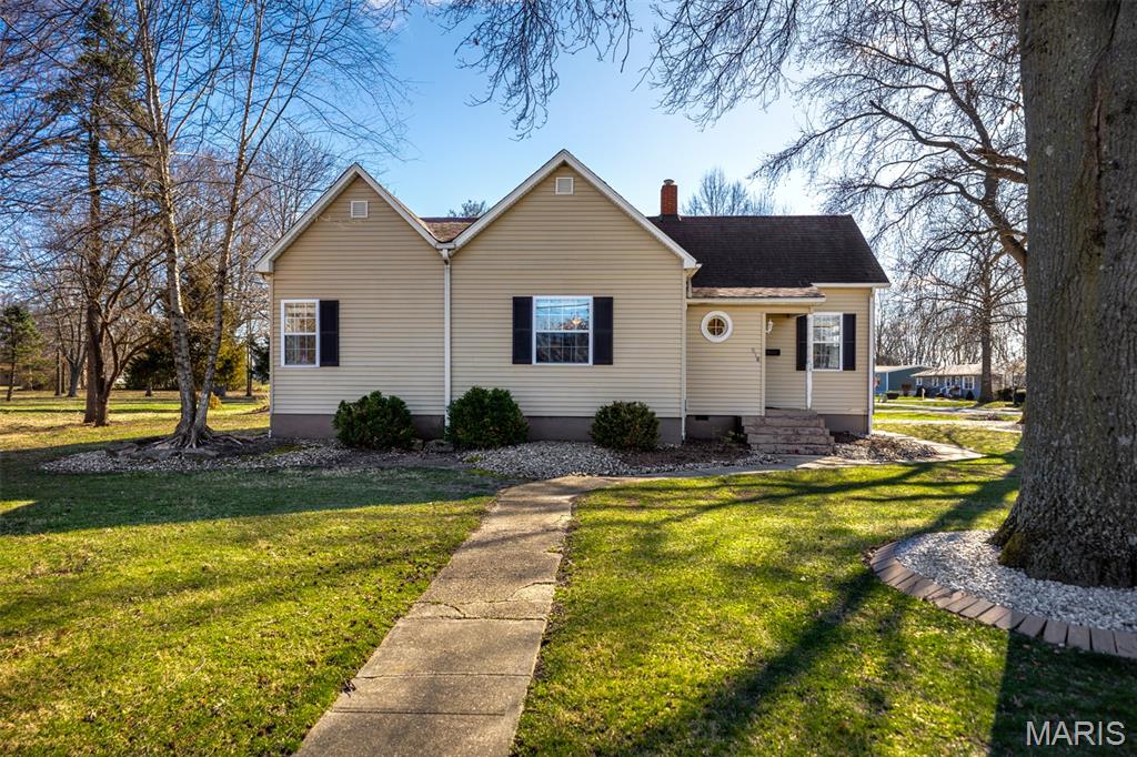 Homes for sale in Staunton, IL | 518 S Madison St, Staunton, IL 62088 | MLS# MIS26015558