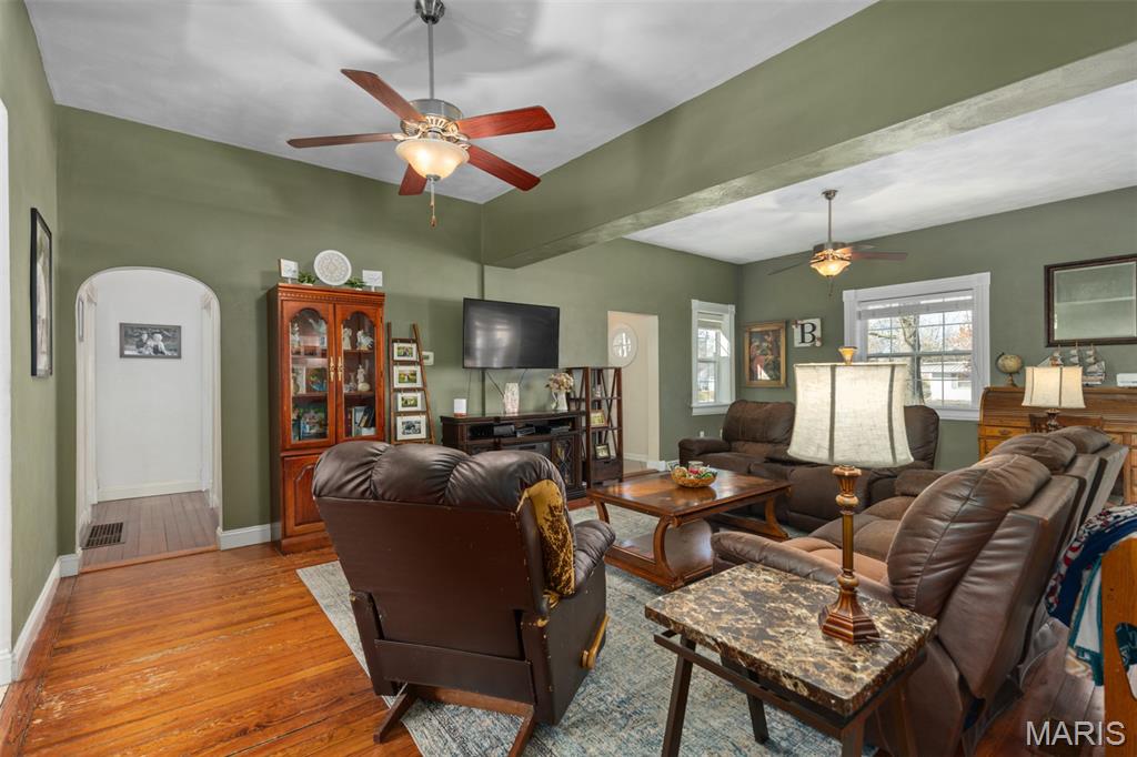 Homes for sale in Staunton, IL | 518 S Madison St, Staunton, IL 62088 | MLS# MIS26015558