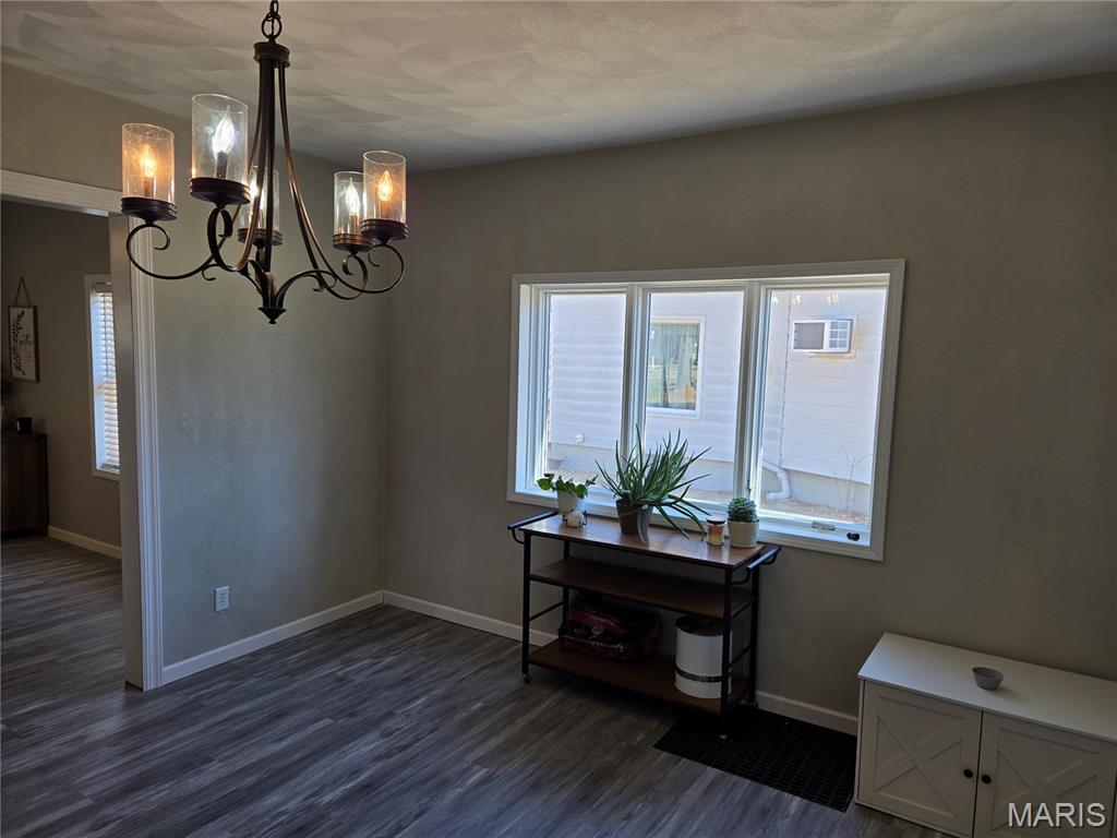 Homes for sale in Gillespie, IL | 212 E Elm St, Gillespie, IL 62033 | MLS# MIS26015566