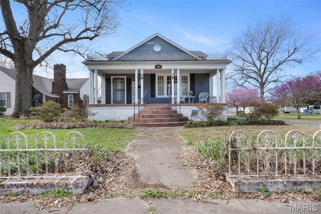 Homes for sale in Charleston, MO | 205 N Virginia St, Charleston, MO 63834 | MLS# MIS26015567