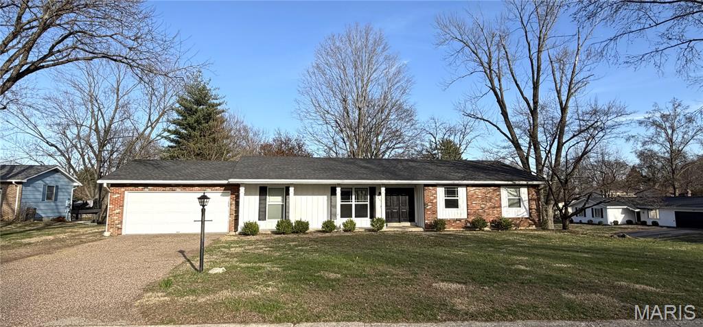 Homes for sale in Edwardsville, IL | 921 Surrey Ct, Edwardsville, IL 62025 | MLS# MIS26015721