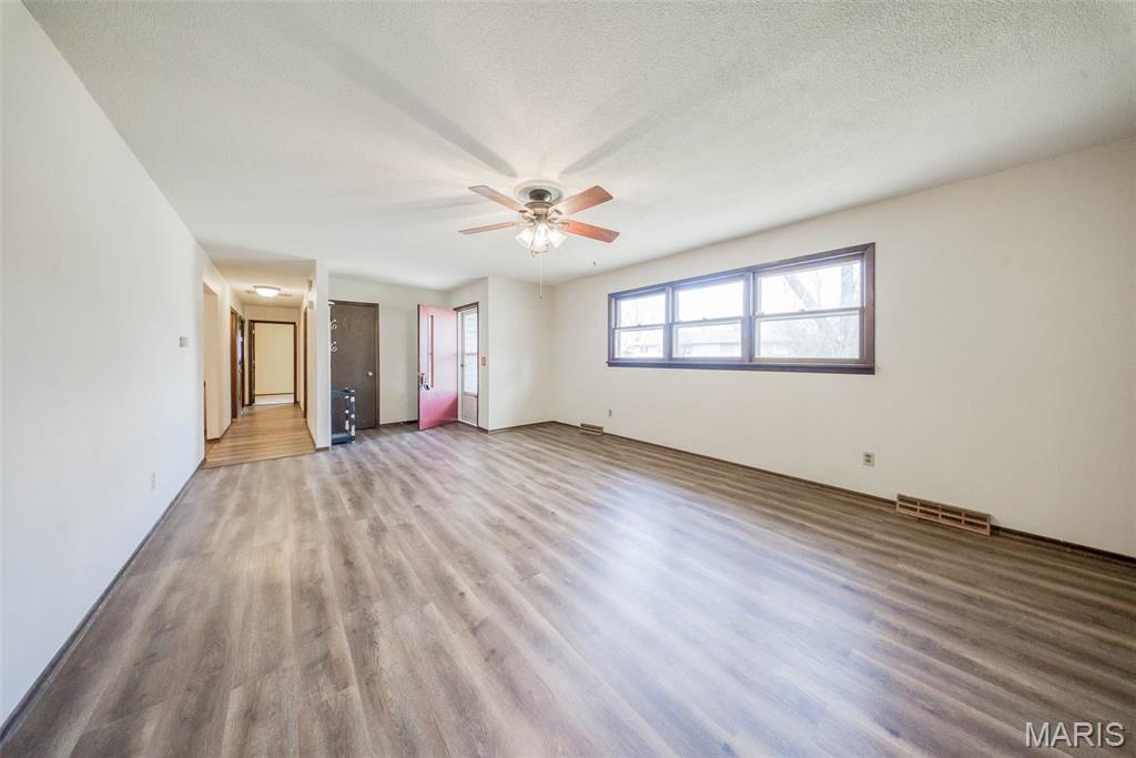 Homes for sale in Cuba, MO | 402 Locust St, Cuba, MO 65453 | MLS# MIS26015786