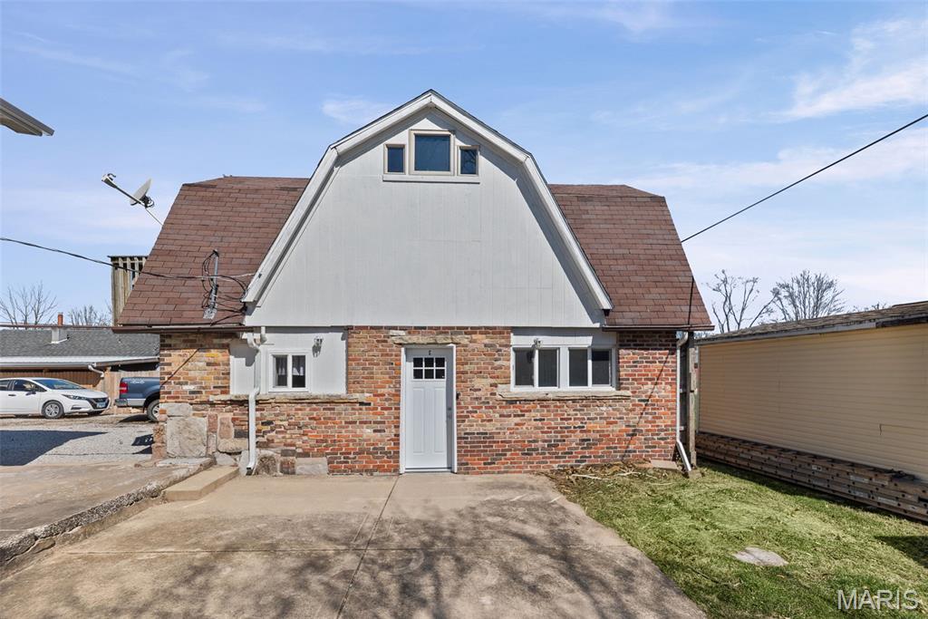 Homes for sale in Bethalto, IL | 411 Sheridan St, Bethalto, IL 62010 | MLS# MIS26015888