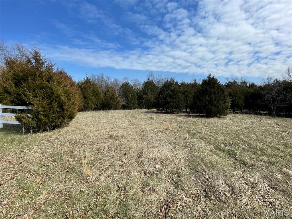 Homes for sale in Innsbrook, MO | 2107 Meadow Oaks Dr, Innsbrook, MO 63390 | MLS# MIS26015922