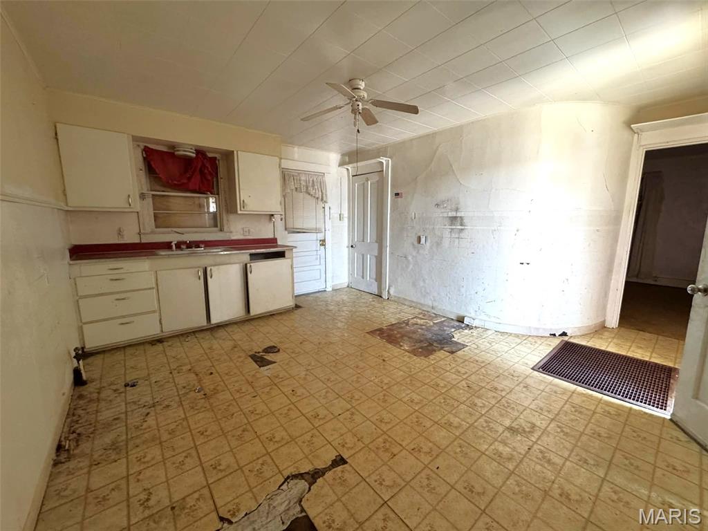 Homes for sale in Hannibal, MO | 614 Lyon St, Hannibal, MO 63401 | MLS# MIS26016051