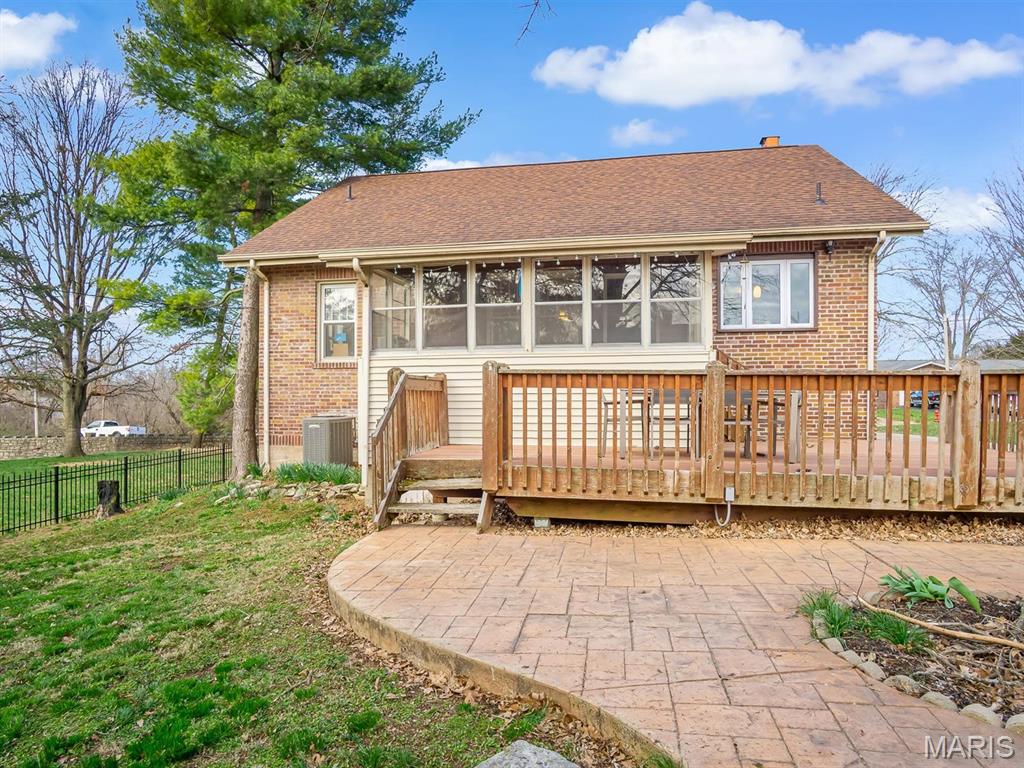 Homes for sale in Waterloo, IL | 240 N Main St, Waterloo, IL 62298 | MLS# MIS26016344