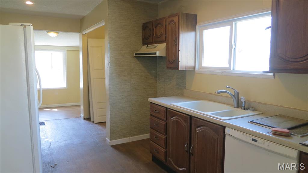 Homes for sale in East Alton, IL | 154 S Pence St, East Alton, IL 62024 | MLS# MIS26016403