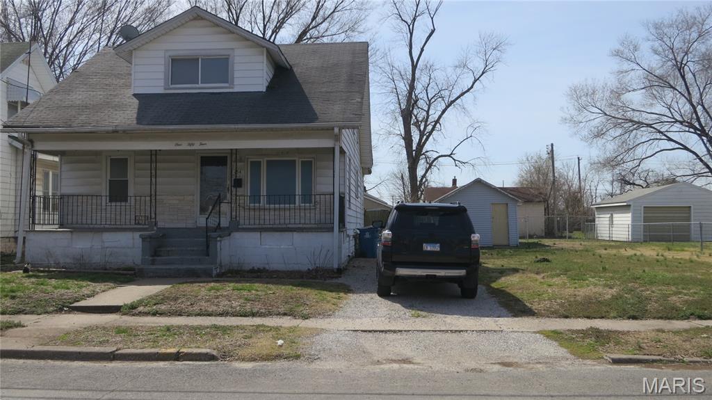 Homes for sale in East Alton, IL | 154 S Pence St, East Alton, IL 62024 | MLS# MIS26016403