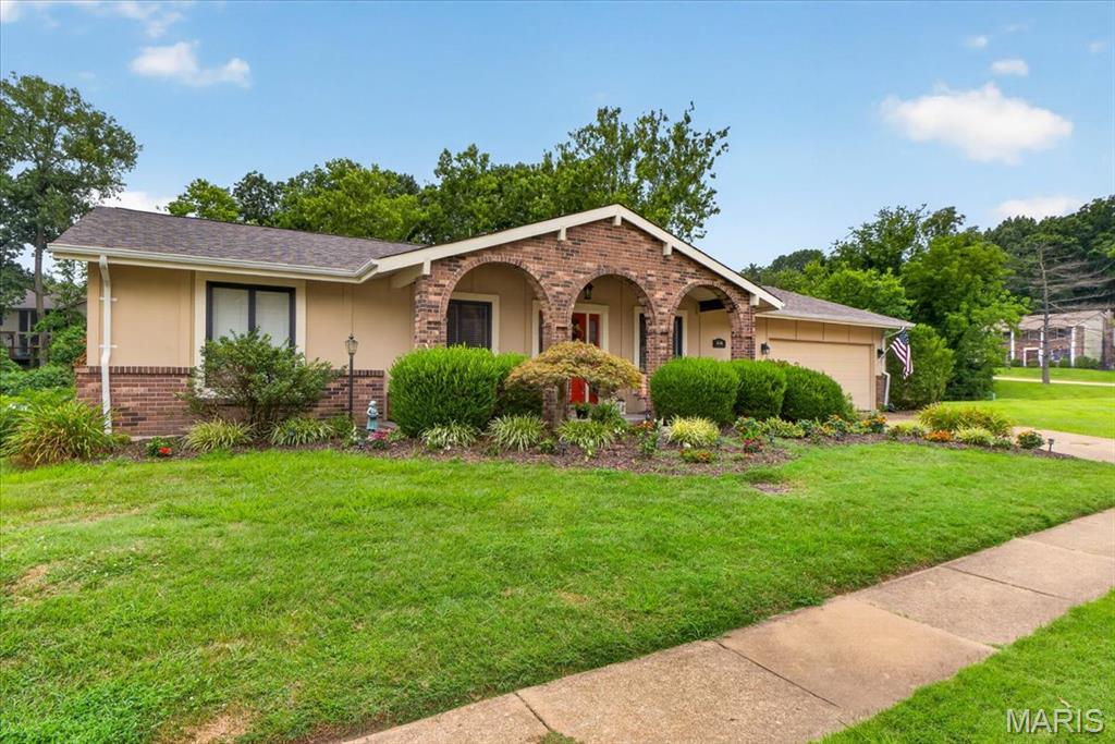 3rd image of 15446 Grantley Dr, Chesterfield, MO 63017 | MLS# MIS26019899