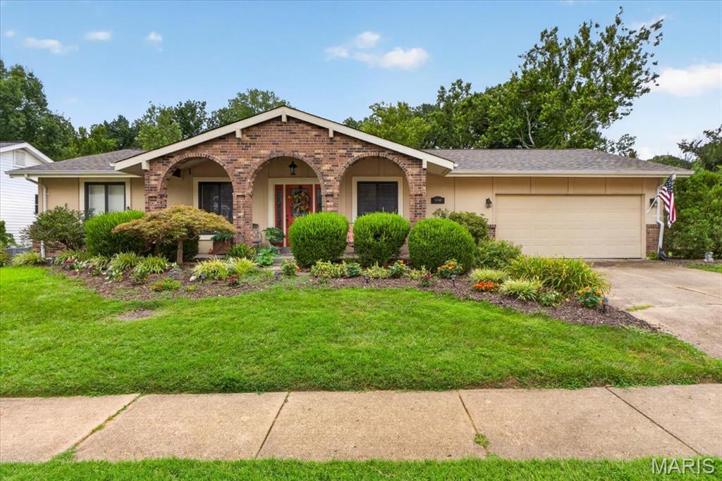 1st image of 15446 Grantley Dr, Chesterfield, MO 63017 | MLS# MIS26019899