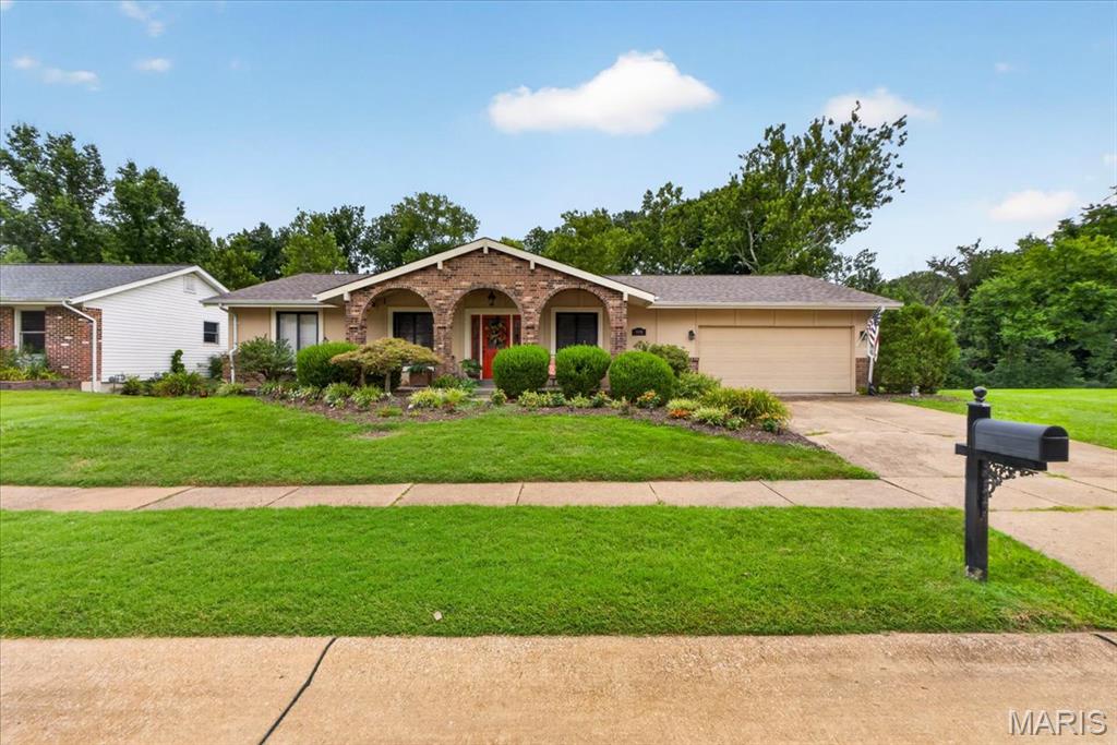 2nd image of 15446 Grantley Dr, Chesterfield, MO 63017 | MLS# MIS26019899