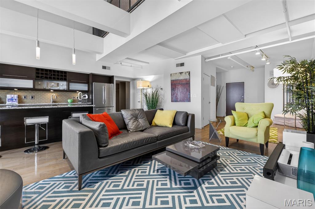 4th image of 915 Olive St, St. Louis, MO 63101