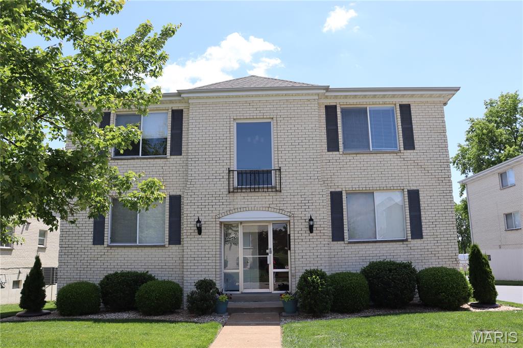 1st image of 12574 Chardin Pl, St. Louis, MO 63128