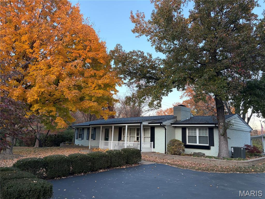 Homes for sale in Saint Louis, MO | 1300 S Warson Rd, Saint Louis, MO 63124 | MLS# MIS26021319