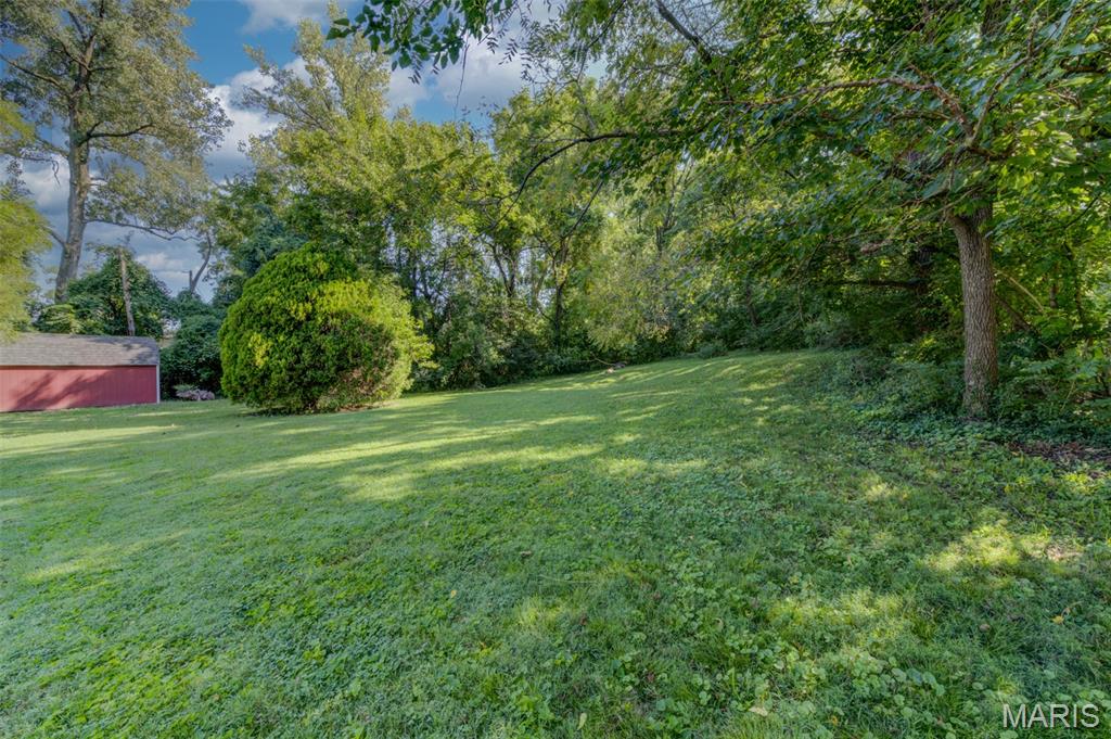 3rd image of 10801 Canter Way Dr, Unincorporated, MO 63114 | MLS# MIS26021343