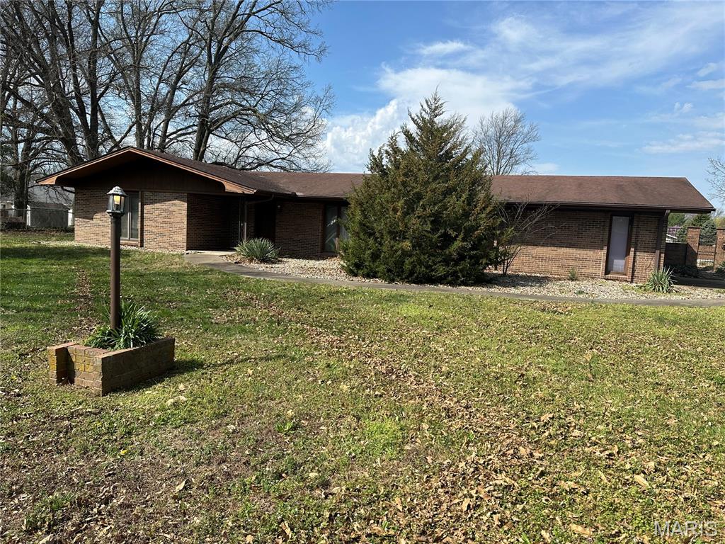 Homes for sale in Sparta, IL | 801 N James St, Sparta, IL 62286 | MLS# MIS26021652