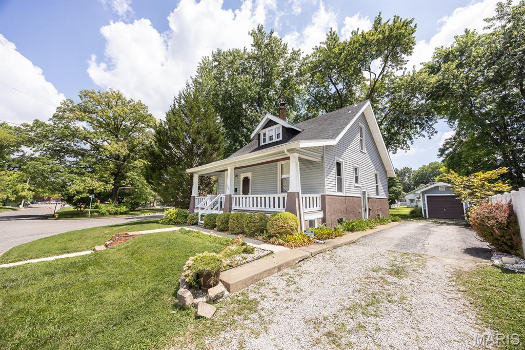 3rd image of 102 S 35Th St S, Belleville, IL 62226 | MLS# MIS26022366