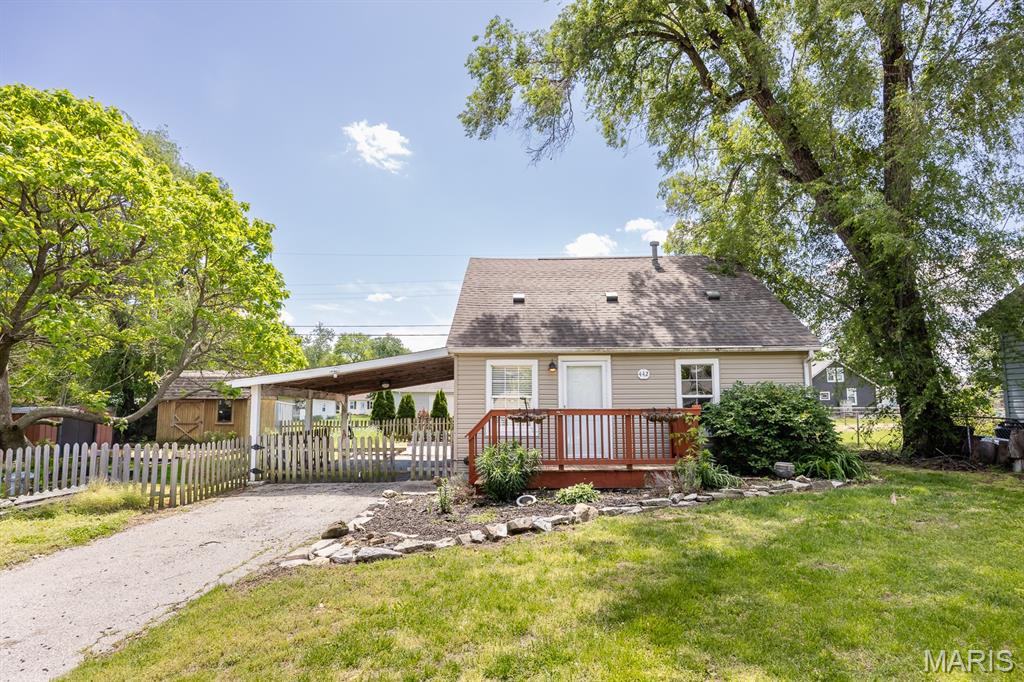 Homes for sale in Wood River, IL | 442 Pershing Ave, Wood River, IL 62095 | MLS# MIS26023462