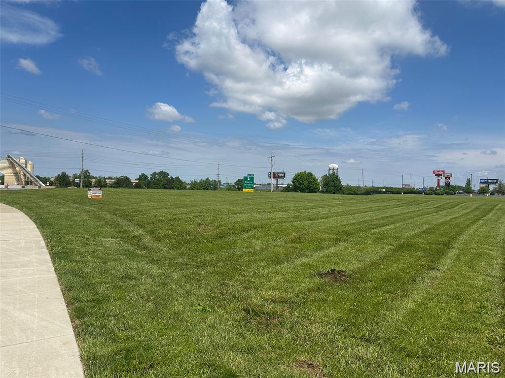 4th image of 8100 Veterans Memorial Parkway Parkway, St Peters, MO 63366 | MLS# MIS26023956